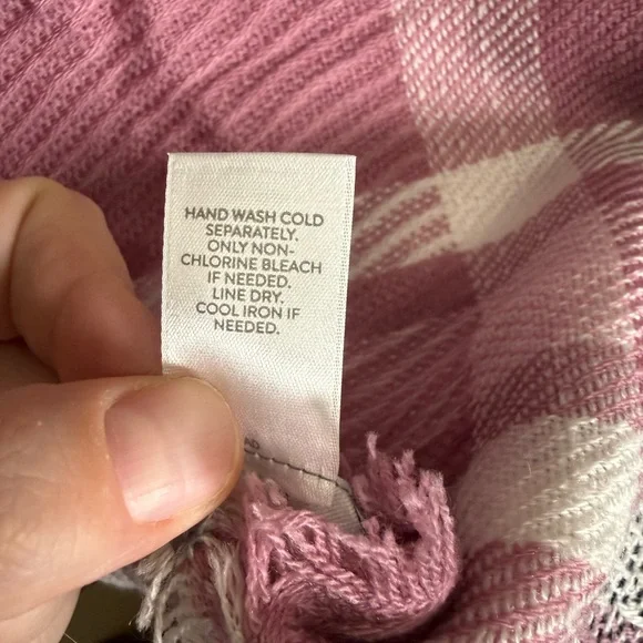 J.Jill Pink Plaid Blanket Scarf ICEDMVEMUL Fringe Wrap Cozy OS NWT - Picture 5 of 8